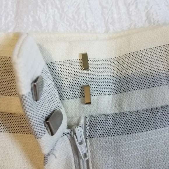 Loft Outlet NWT Shorts SZ8 - Picture 5 of 8